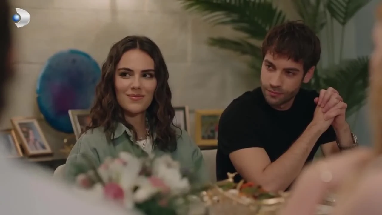 Кадры из сериала Земля красивой любви 5 серия 1 сезон (2024)